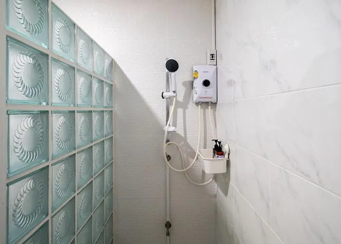 Hébergement de vacances 4br Near Hua Mak Station With Parking Bangkok