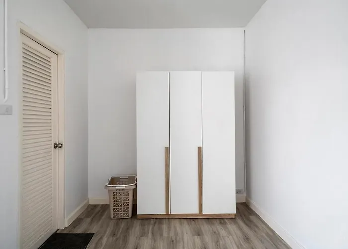 4br Near Hua Mak Station With Parking Bangkok