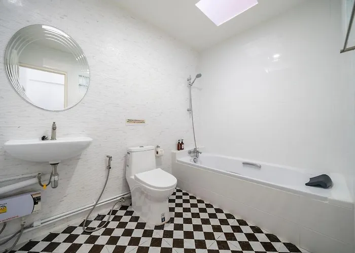 4br Near Hua Mak Station With Parking Hébergement de vacances *