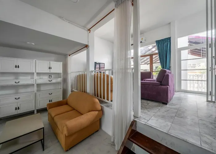 4br Near Hua Mak Station With Parking Hébergement de vacances Bangkok