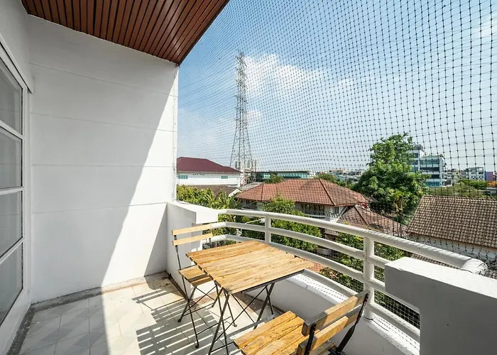 Hébergement de vacances 4br Near Hua Mak Station With Parking Bangkok
