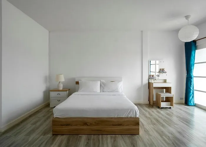 4br Near Hua Mak Station With Parking Hébergement de vacances Bangkok